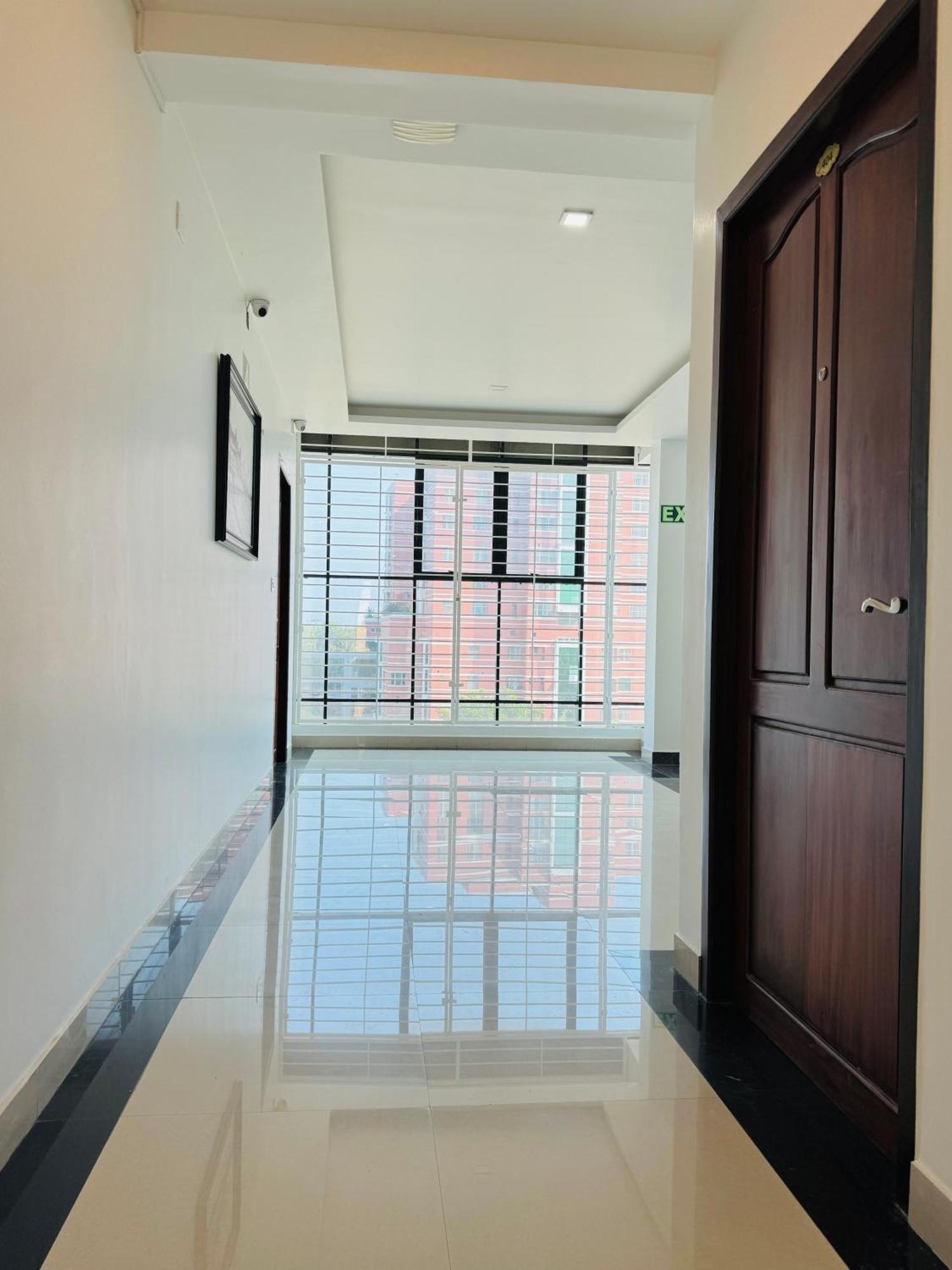 Royal International Hotel Trippapur Ngoại thất bức ảnh